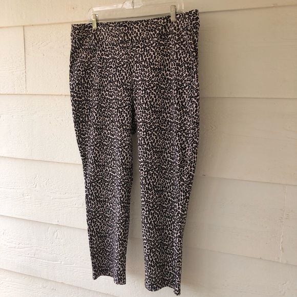 New with Tags! Chico's Travelers Collection Cheetah Charm Crepe Stretch Pant - Picture 2 of 15